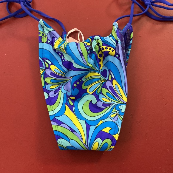 Alpine Butterfly Alyssa Bottom in Psychedelic Paisley - Picture 2 of 5